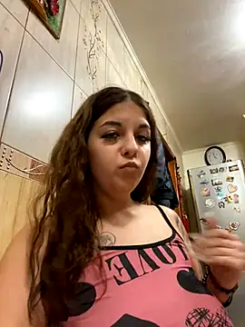 Snapshot of CurvyRush chatting on November 13, 2025, 10:57 pm CurvyRush online show from November 13, 2025, 10:57 pm