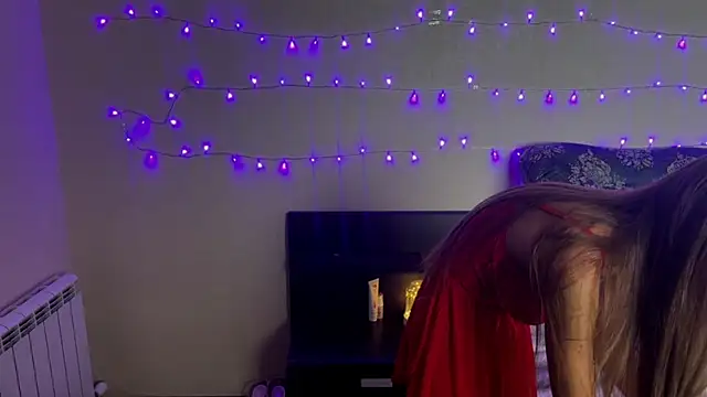 Fantasy Moonlightt online show from December 1, 2025, 5:14 pm