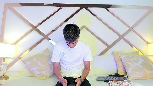 Snapshot of Aitana_valverde chatting on November 7, 2025, 7:51 pm Aitana valverde online show from November 7, 2025, 7:51 pm