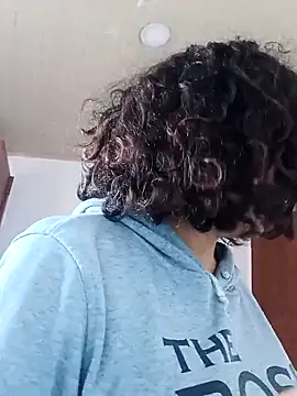 Snapshot of iriss_05 chatting on November 21, 2025, 12:37 pm iriss 05 online show from November 21, 2025, 12:37 pm