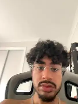 jayluvsu69 online show from November 9, 2025, 2:48 am