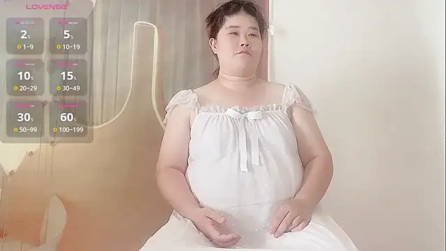 cutefei online show from November 9, 2025, 7:34 am