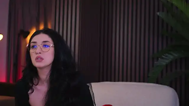 Snapshot of DaliaVeyron chatting on November 11, 2025, 11:38 am DaliaVeyron online show from November 11, 2025, 11:38 am