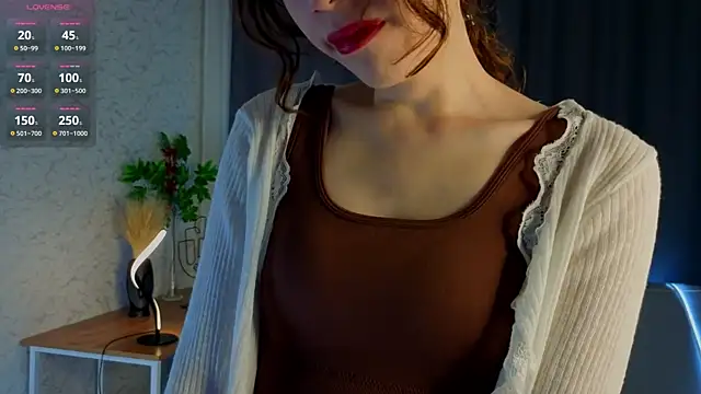 MariellaGrosclaude online show from November 7, 2025, 4:17 am