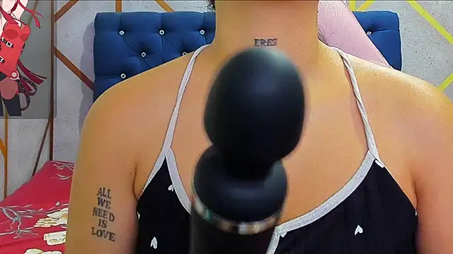 Snapshot of _vaiolet_owo chatting on February 4, 2026, 5:02 am vaiolet owo online show from February 4, 2026, 5:02 am