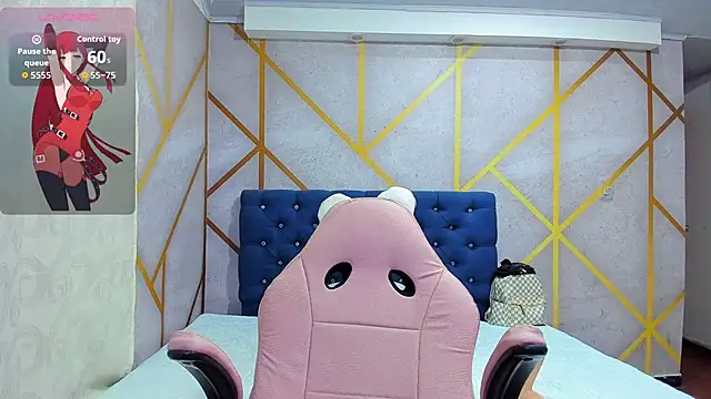 Snapshot of _vaiolet_owo chatting on February 6, 2026, 5:36 am vaiolet owo online show from February 6, 2026, 5:36 am