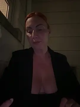Snapshot of pervimilf chatting on June 10, 2026, 10:44 pm pervimilf online show from June 10, 2026, 10:44 pm