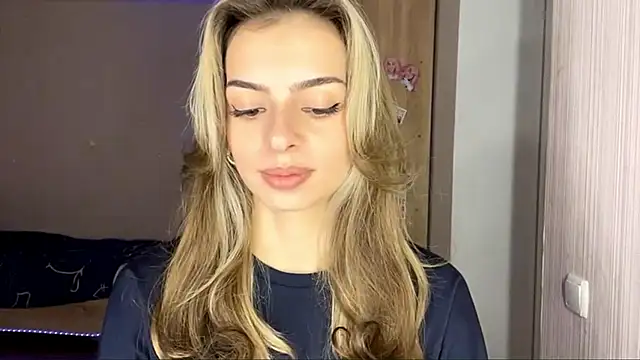 NKaaCroos online show from November 9, 2025, 3:49 pm