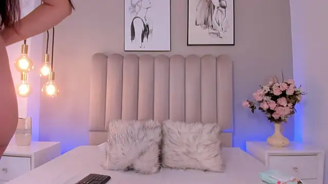 EmilyMiller 22 online show from November 19, 2025, 11:32 am