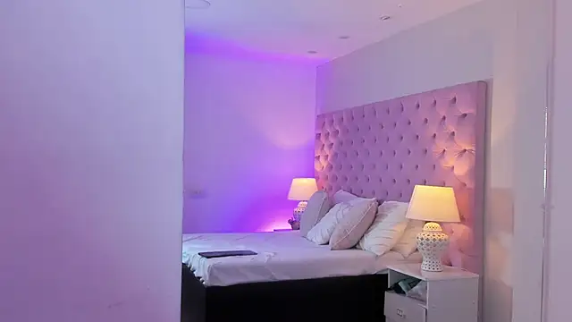 GabyQueens online show from December 14, 2025, 8:25 pm