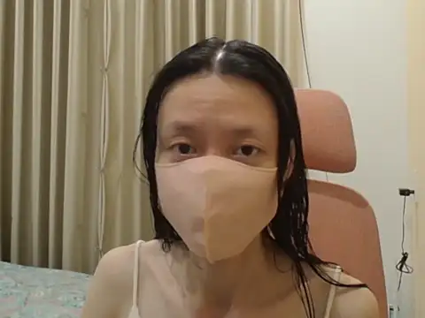 Lil-Cherries online show from March 5, 2026, 12:35 pm