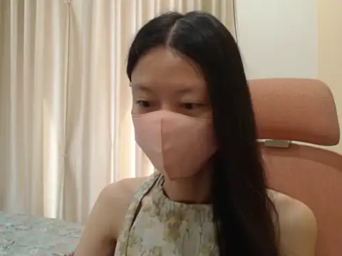 Lil-Cherries online show from January 6, 2026, 2:37 am