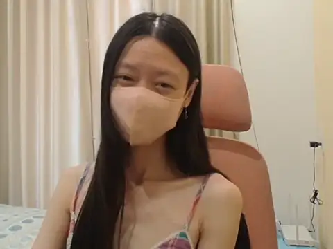 Lil-Cherries online show from April 2, 2026, 2:41 am