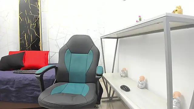 Zoro V online show from November 9, 2025, 7:29 pm