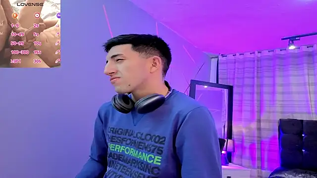 Un Sluttyy online show from December 15, 2025, 11:27 am