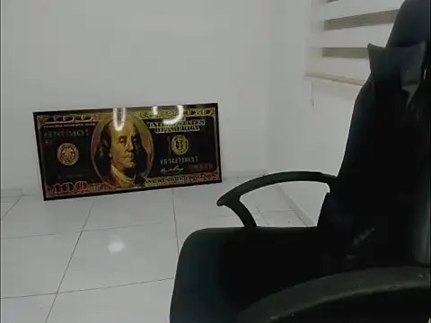 queen findom1 online show from March 15, 2026, 6:09 am