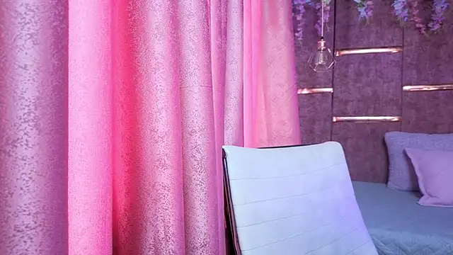 Snapshot of AuroraLanee_ chatting on November 14, 2025, 6:22 pm AuroraLanee online show from November 14, 2025, 6:22 pm