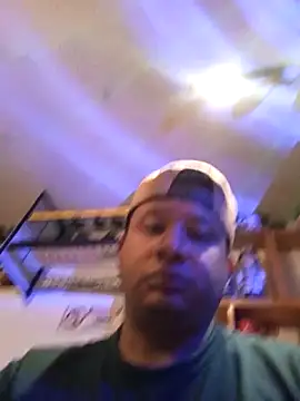 themorenofit08 online show from April 19, 2026, 3:51 am