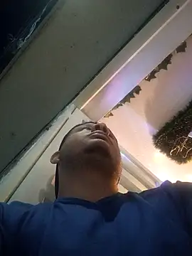 themorenofit08 online show from March 11, 2026, 11:43 pm