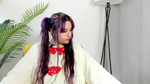 KishaRowsey online show from November 7, 2025, 6:51 am