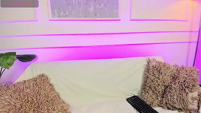 AliceMadnes online show from March 23, 2026, 1:44 pm