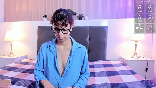 Snapshot of AliceMadnes chatting on February 28, 2026, 5:23 pm AliceMadnes online show from February 28, 2026, 5:23 pm