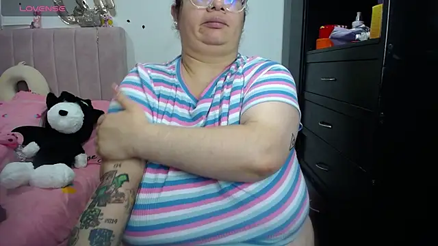 kattybbwbigboobs  online show from April 6, 2026, 9:21 am