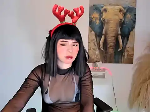 Hollysquirtx online show from November 10, 2025, 1:49 pm