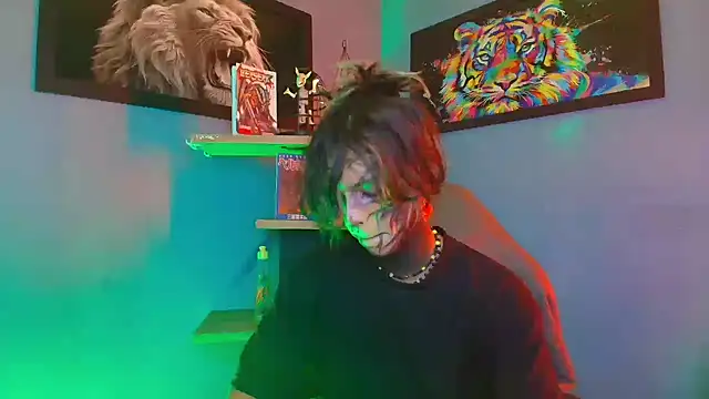 Snapshot of luxiel_ chatting on February 6, 2026, 10:28 pm luxiel online show from February 6, 2026, 10:28 pm