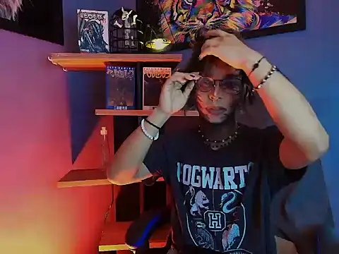 Snapshot of luxiel_ chatting on February 3, 2026, 10:04 pm luxiel online show from February 3, 2026, 10:04 pm