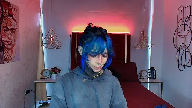 Snapshot of luxiel_ chatting on May 26, 2026, 8:40 pm luxiel online show from May 26, 2026, 8:40 pm