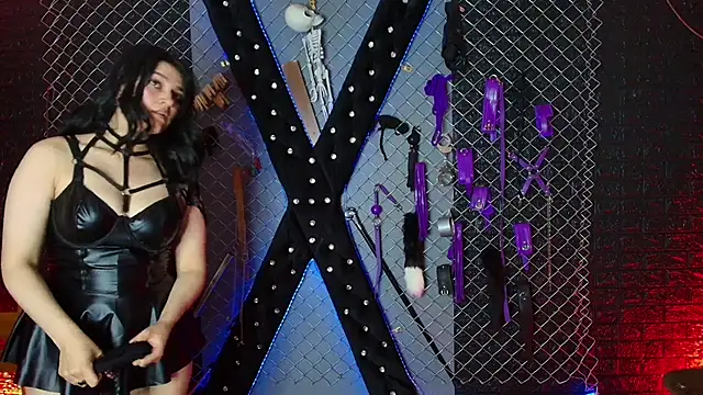 Mistress Luxxy bdsm online show from November 28, 2025, 7:58 pm