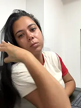 Snapshot of LorieFerrer chatting on November 12, 2025, 3:49 pm LorieFerrer online show from November 12, 2025, 3:49 pm