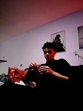 Karmicpleasures  online show from November 18, 2025, 5:16 pm