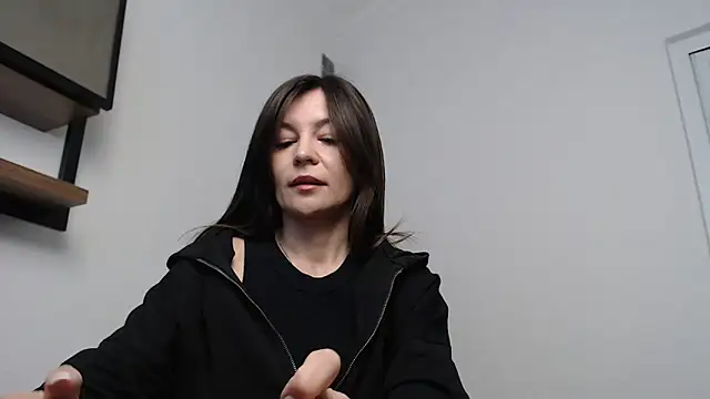 Veronichkaaa online show from April 14, 2026, 7:24 am