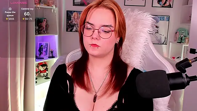 Snapshot of Lily__Evans chatting on March 3, 2026, 3:46 am Lily Evans online show from March 3, 2026, 3:46 am