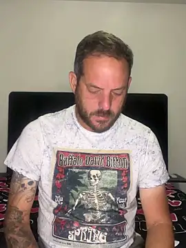 Snapshot of vanevip123 chatting on November 25, 2025, 11:10 am vanevip123 online show from November 25, 2025, 11:10 am