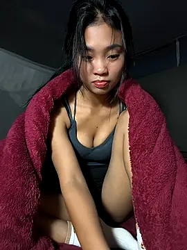 Lynly k2 online show from November 15, 2025, 1:04 pm