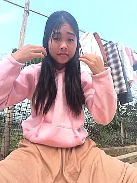 Snapshot of Lynly_k2 chatting on January 18, 2026, 3:43 am Lynly k2 online show from January 18, 2026, 3:43 am