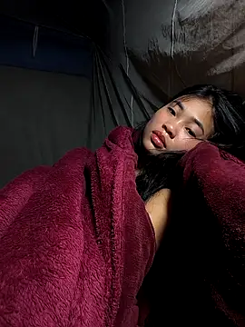 Snapshot of Lynly_k2 chatting on February 10, 2026, 12:09 am Lynly k2 online show from February 10, 2026, 12:09 am