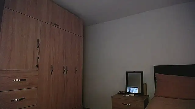  Pariiss online show from March 21, 2026, 8:02 pm