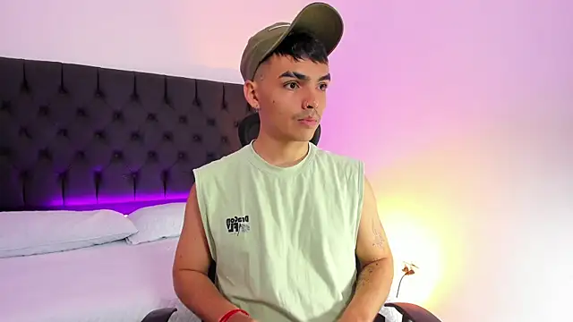 NicoKingg  online show from January 19, 2026, 1:04 pm