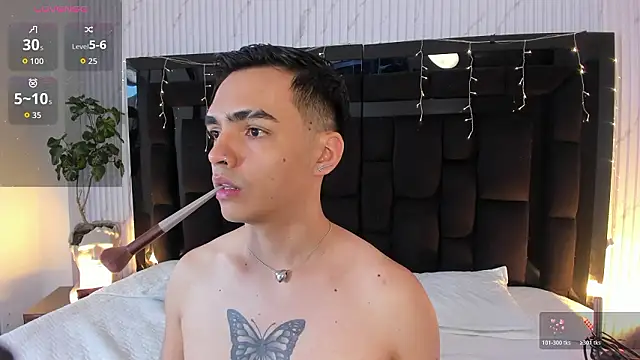 NicoKingg  online show from March 4, 2026, 12:35 pm