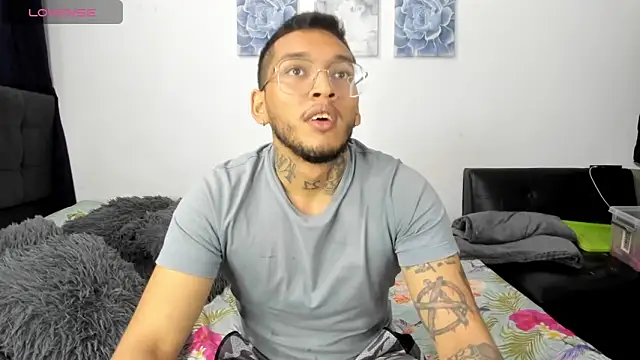 ariannawil online show from December 15, 2025, 12:38 am