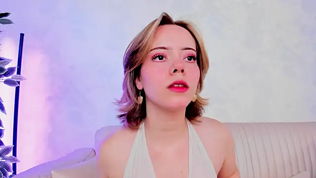 AnnaTylor online show from December 19, 2025, 12:40 pm