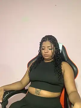 Snapshot of CurlyAliccia_ chatting on November 9, 2025, 11:53 pm CurlyAliccia online show from November 9, 2025, 11:53 pm