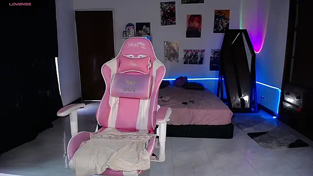 Snapshot of ratts- chatting on November 11, 2025, 5:52 pm ratts- online show from November 11, 2025, 5:52 pm