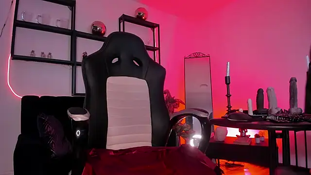 Snapshot of Halley_Ravenn chatting on March 31, 2026, 8:33 pm Halley Ravenn online show from March 31, 2026, 8:33 pm