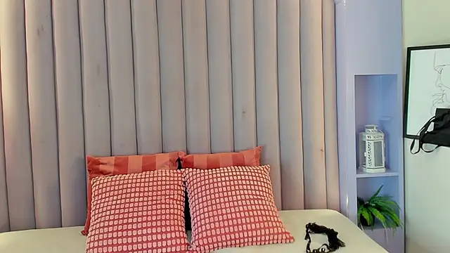 NicoletCherry   online show from January 7, 2026, 7:52 pm