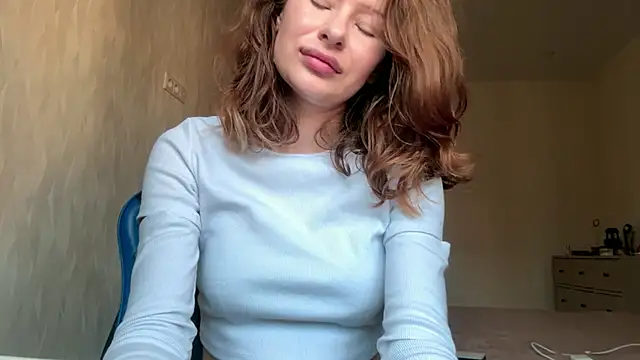 Snapshot of VikiraAmstrong chatting on November 8, 2025, 9:35 am VikiraAmstrong online show from November 8, 2025, 9:35 am